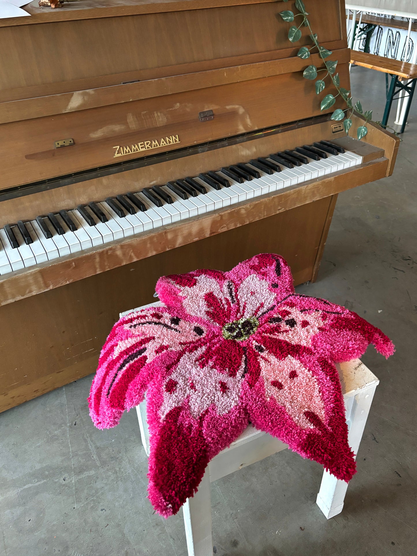 Pink lily flower rug bloemen tapijt moosiesrugs